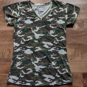 Women's Camo Short Sleeve Tee Size Medium